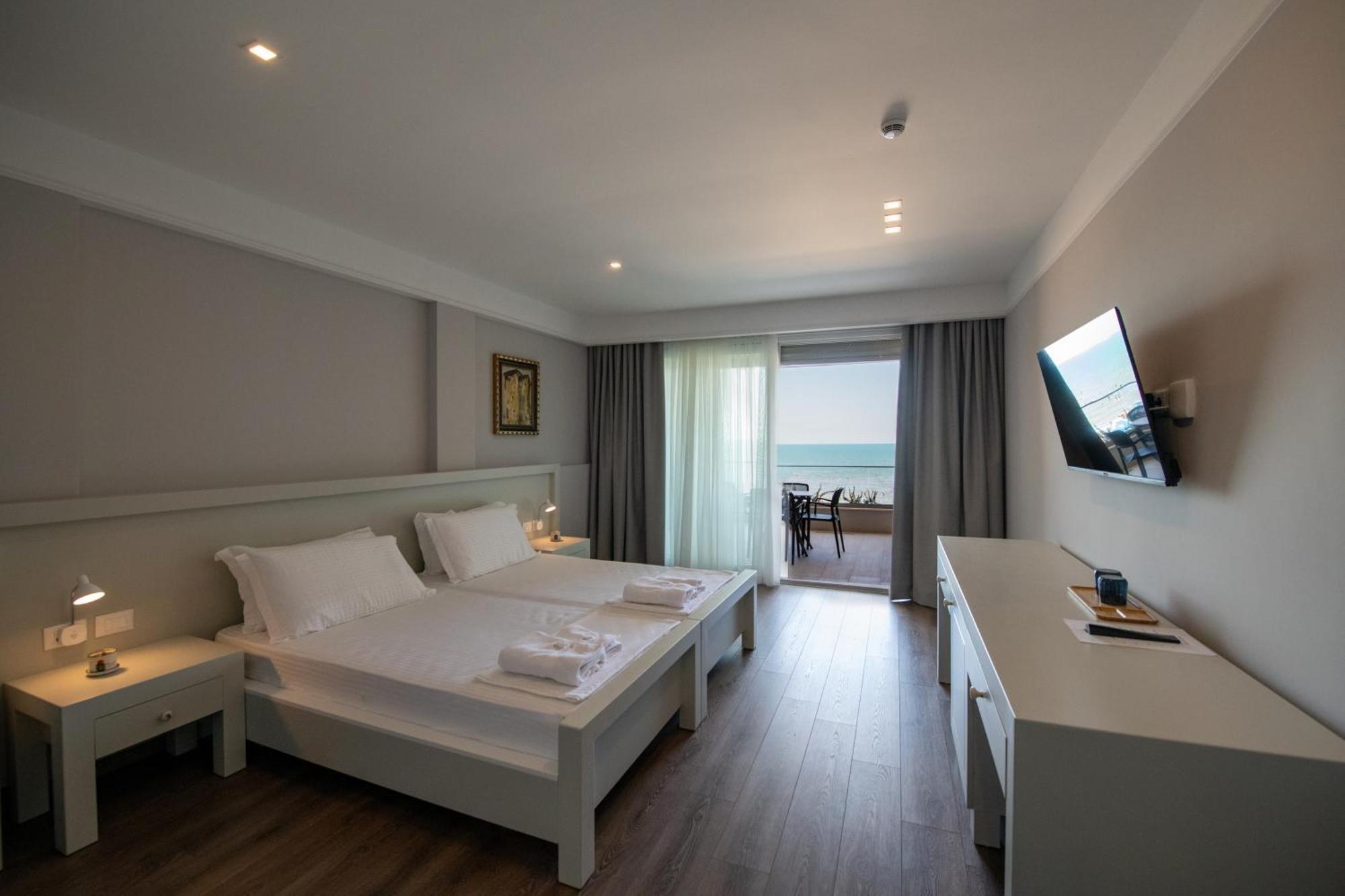 Hotel Vila 11 Durres Exterior photo